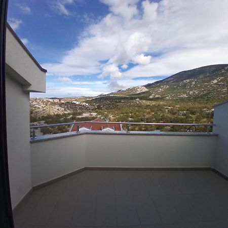 Villa Luce Apartment House 카를로바크 외부 사진