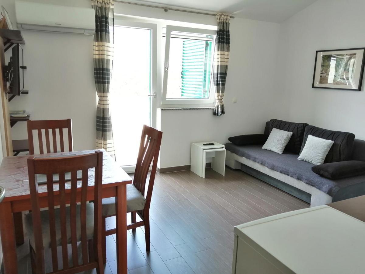 Villa Luce Apartment House 카를로바크 외부 사진