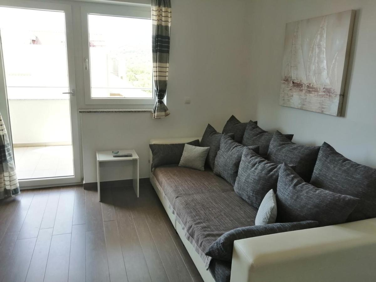 Villa Luce Apartment House 카를로바크 외부 사진