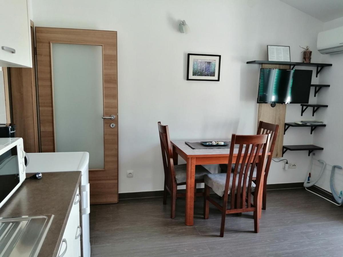 Villa Luce Apartment House 카를로바크 외부 사진