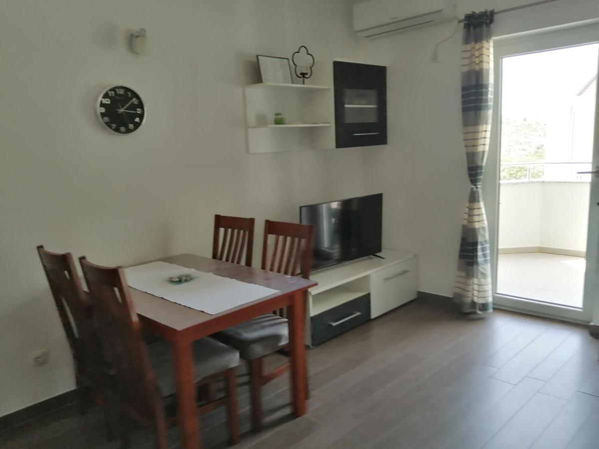 Villa Luce Apartment House 카를로바크 외부 사진