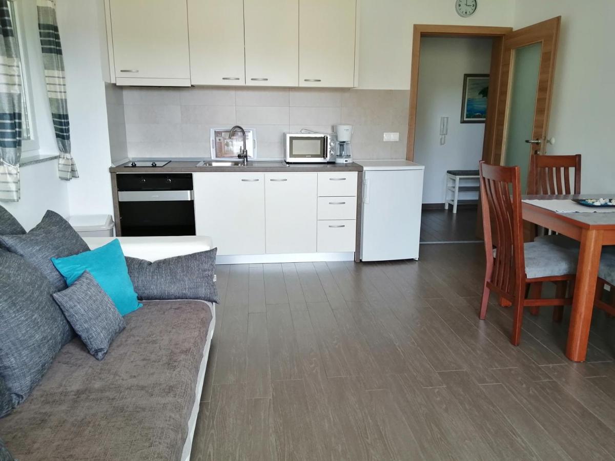 Villa Luce Apartment House 카를로바크 외부 사진