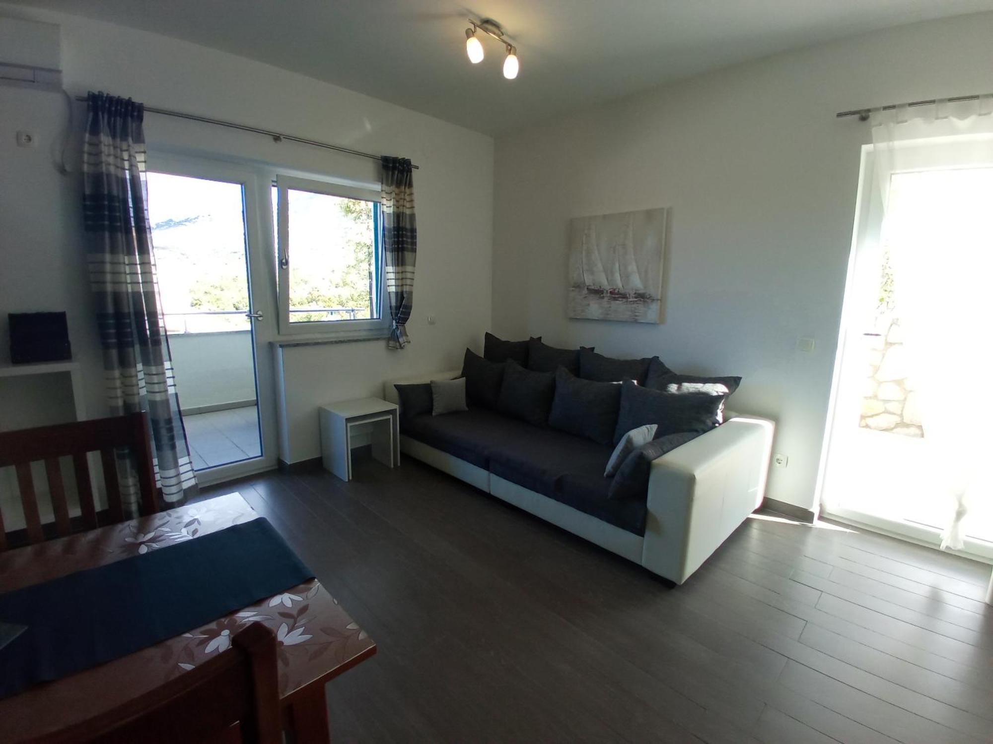 Villa Luce Apartment House 카를로바크 외부 사진