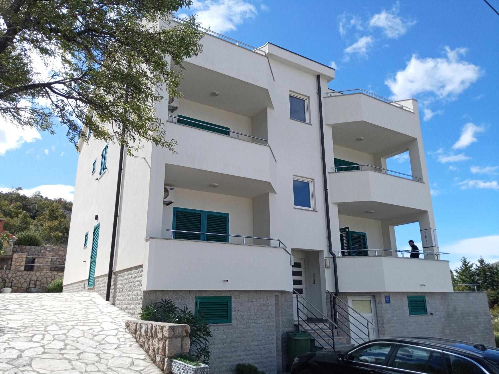Villa Luce Apartment House 카를로바크 외부 사진