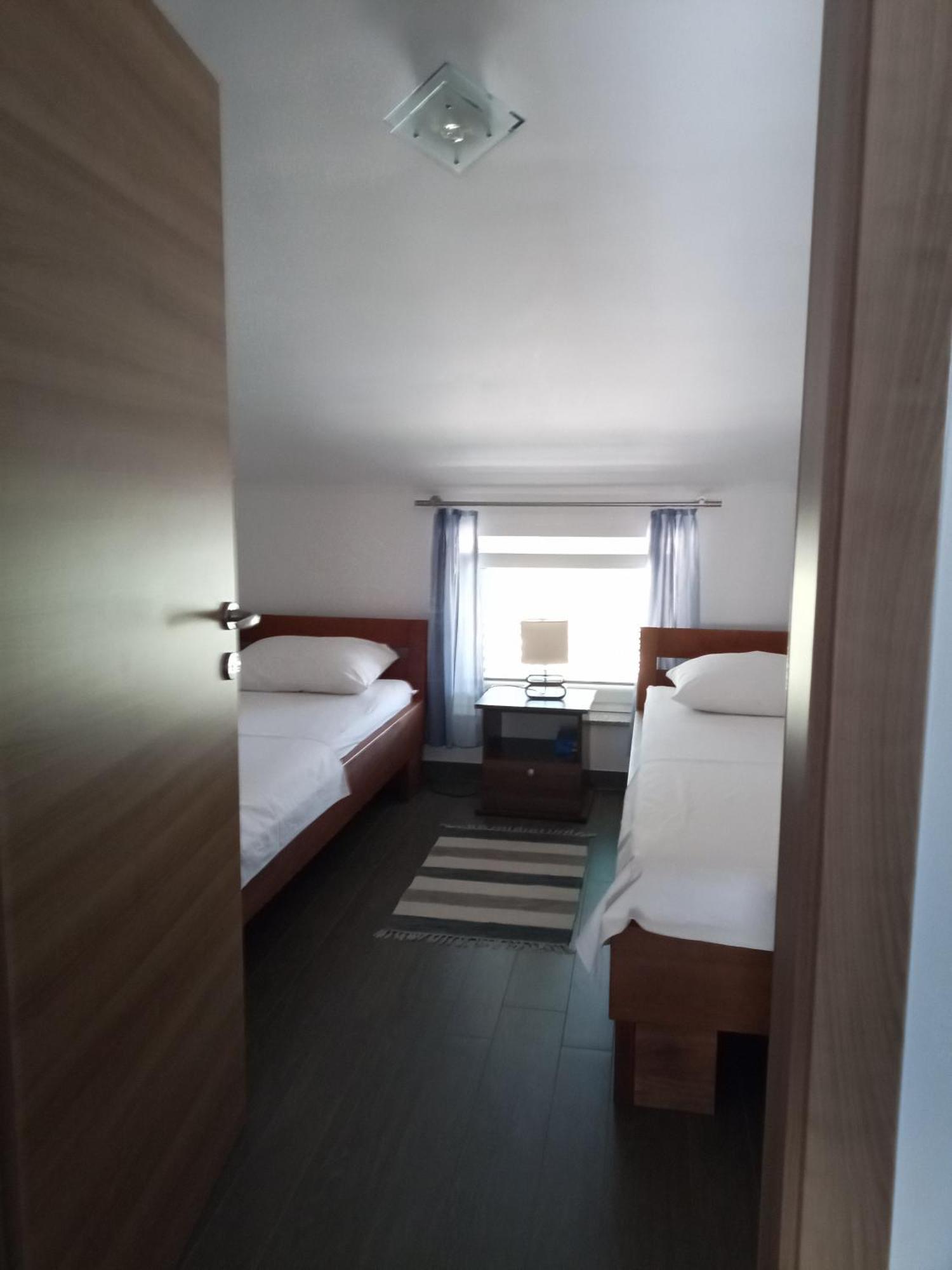 Villa Luce Apartment House 카를로바크 외부 사진
