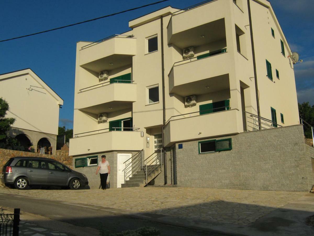 Villa Luce Apartment House 카를로바크 외부 사진