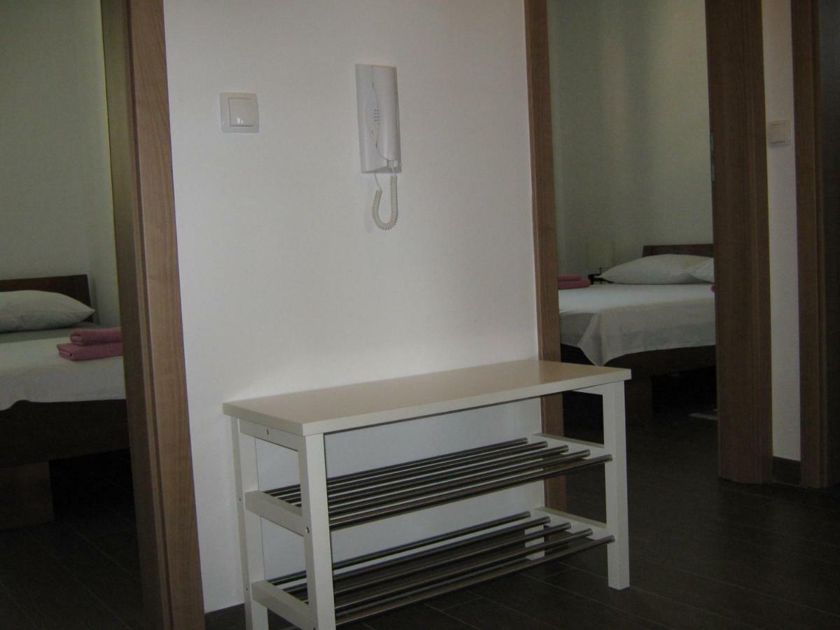 Villa Luce Apartment House 카를로바크 외부 사진